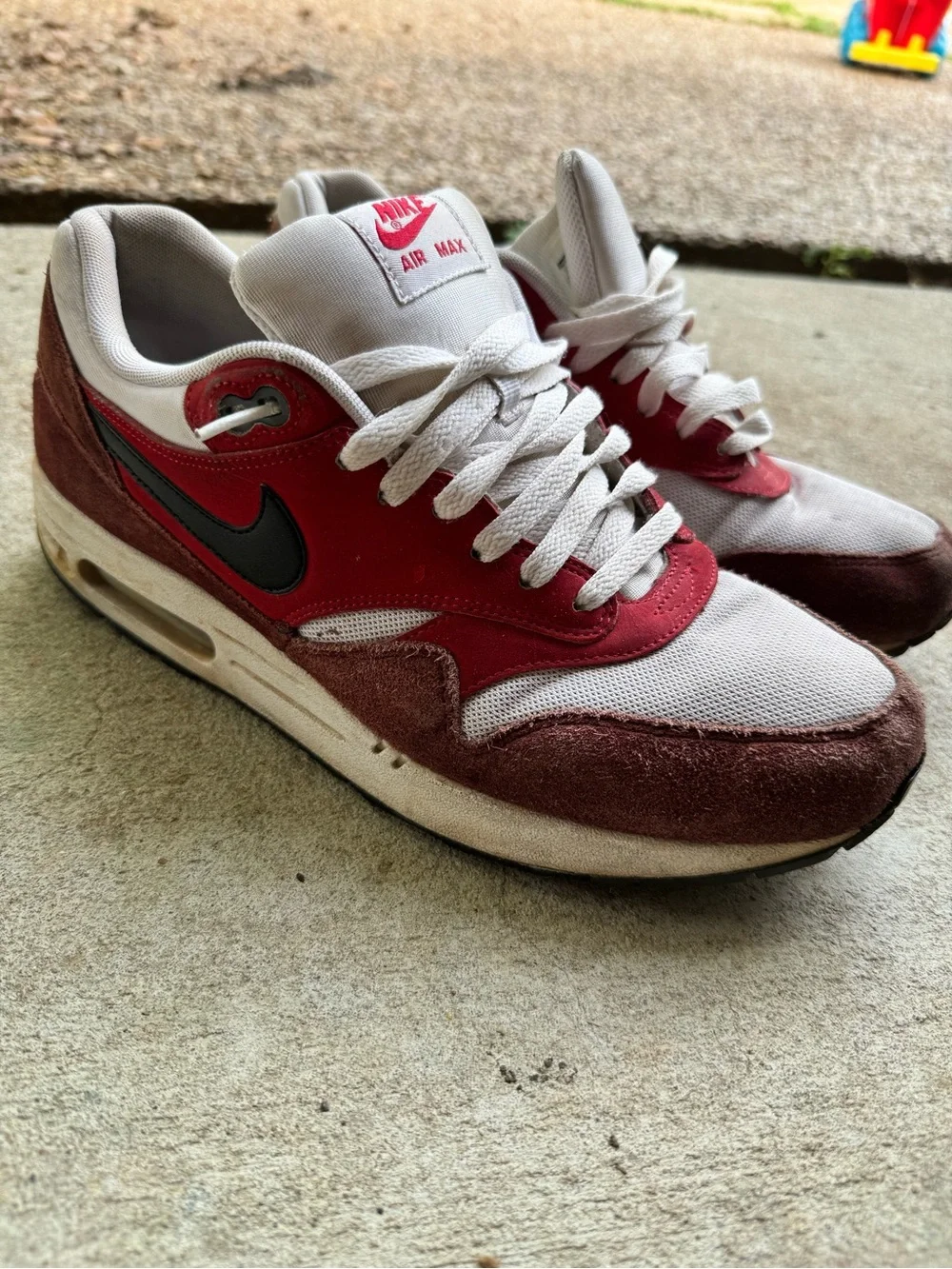 Nike Men's AIR MAX 1 - maroon red RARE clrway - size 11